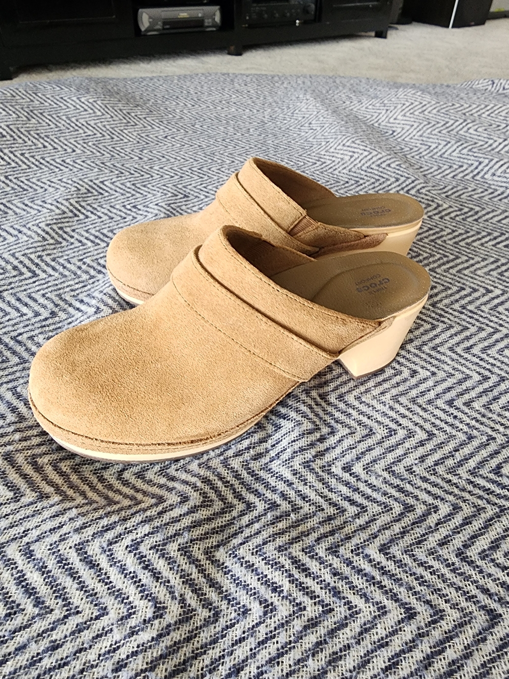 Crocs Sarah Triple Comfort Suede Tan Mules Clog Platform Shoes for Women 8